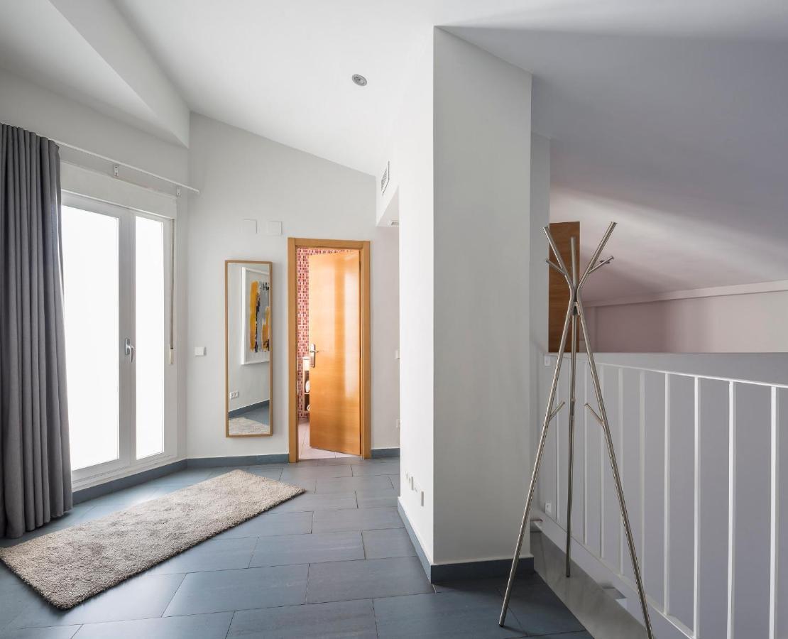 Mon Suites Carmen Валенсия Екстериор снимка