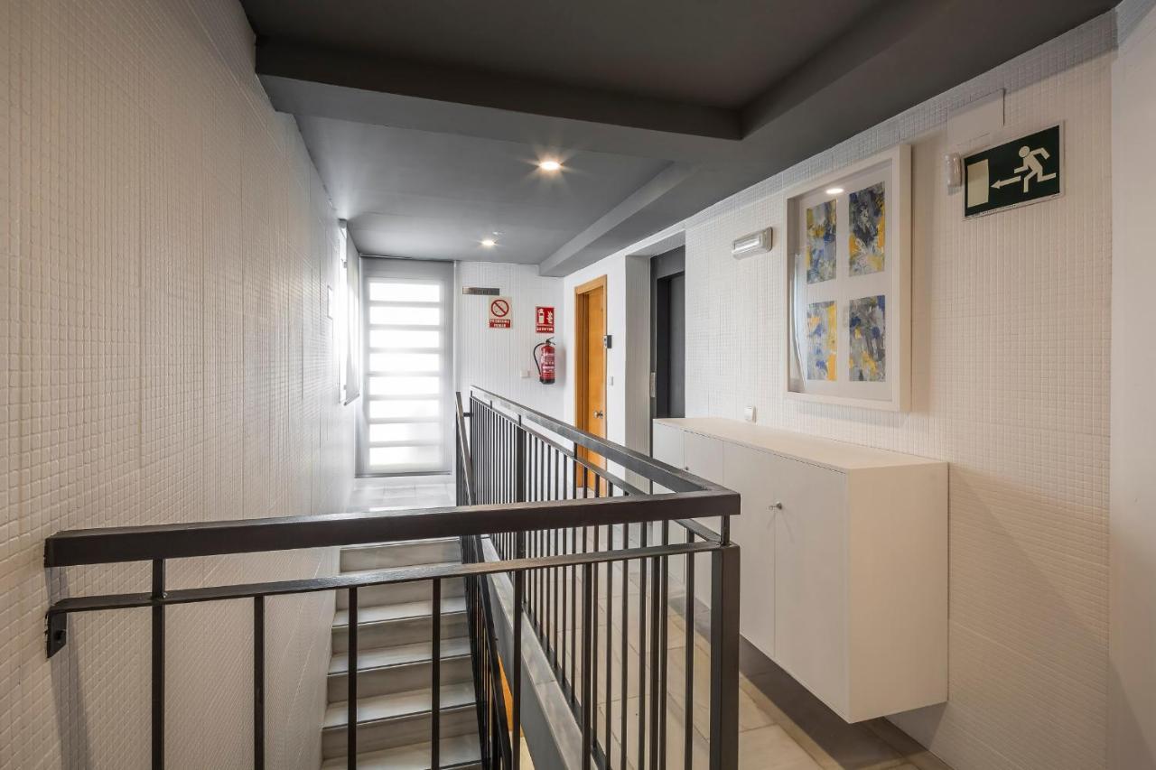 Mon Suites Carmen Валенсия Екстериор снимка